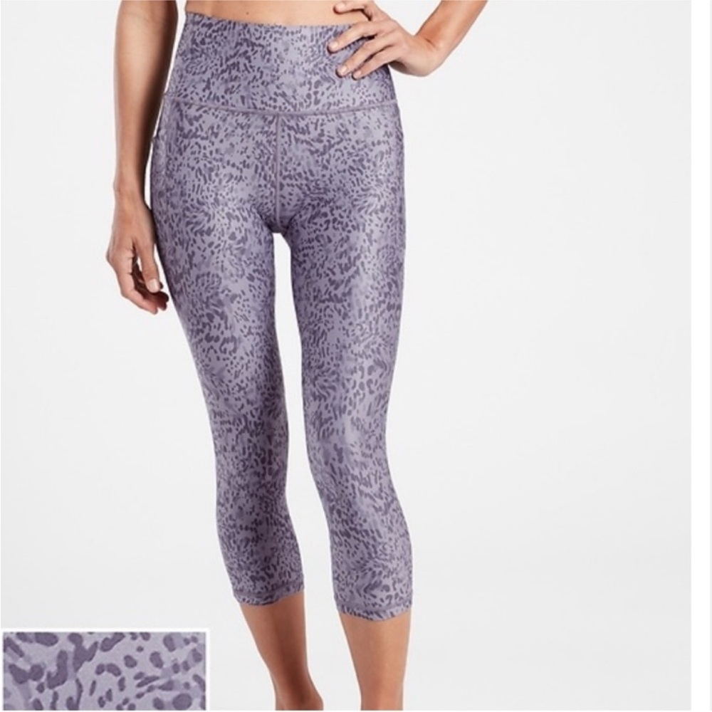 Athleta Salutation Stash Pocket II Purple Print Capri Leggings